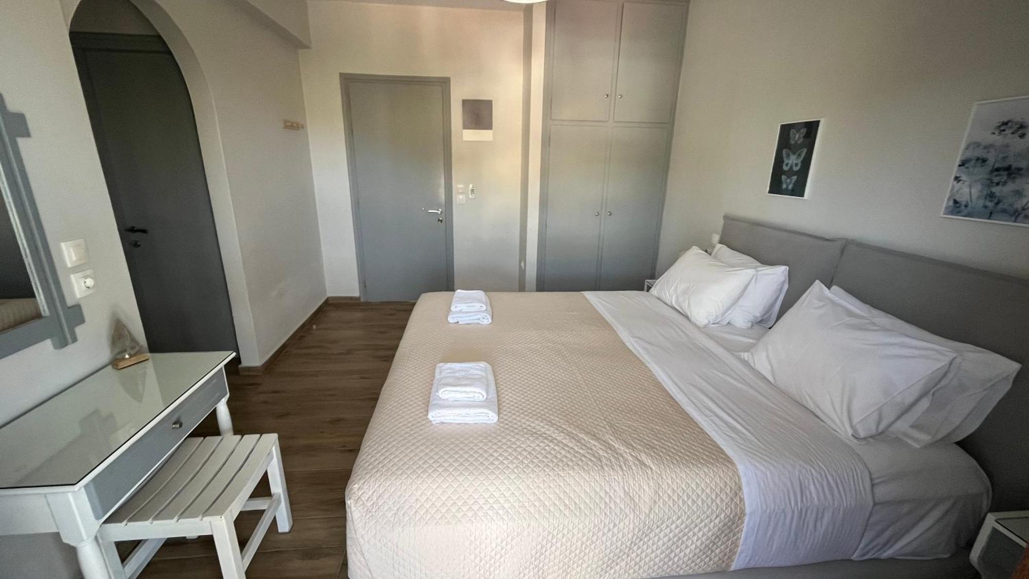 Golden Evelyn Apart otel Aya Paraskevi Dış mekan fotoğraf