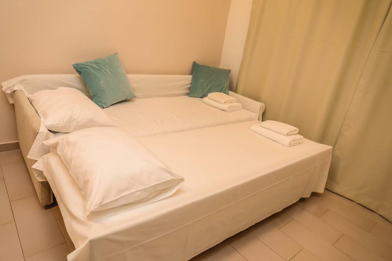Golden Evelyn Apart otel Aya Paraskevi Dış mekan fotoğraf